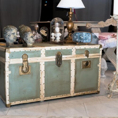 baule trasformato in stile shabby chic