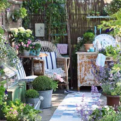 arredare giardino shabby chic