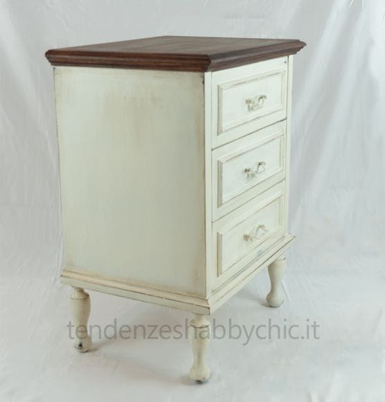 idea comodino shabby chic