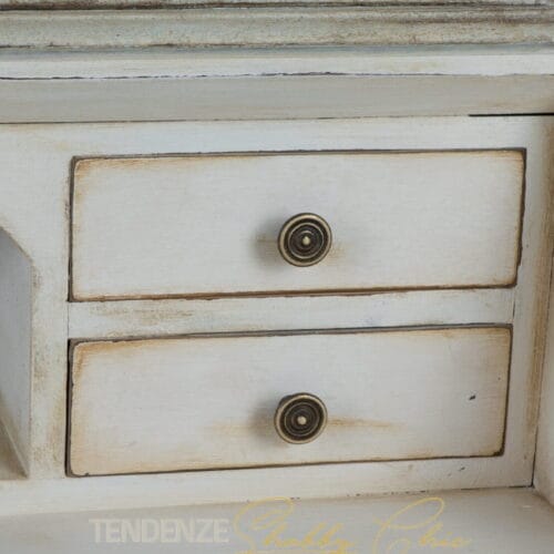 dettaglio cassetti del secretaire 1
