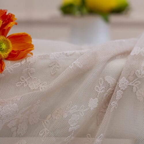 Alternative view of Tovaglia in pizzo Ciel 160x280