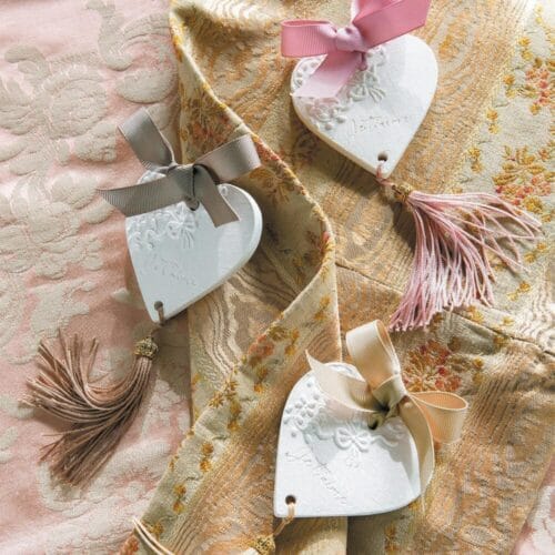 decori a forma di cuore in gesso Mathilde M