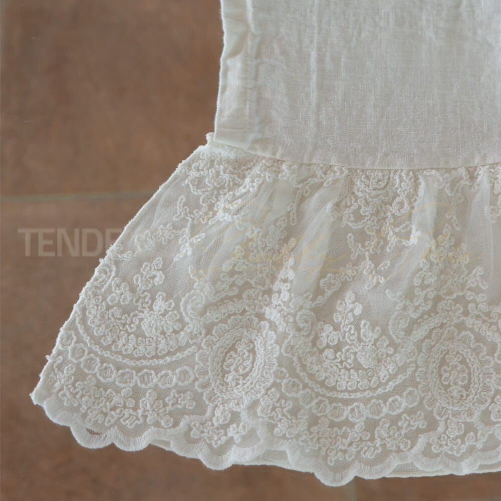 Chemin de table en lin avec volant en dentelle corinzio Blanc naturel – Image 3