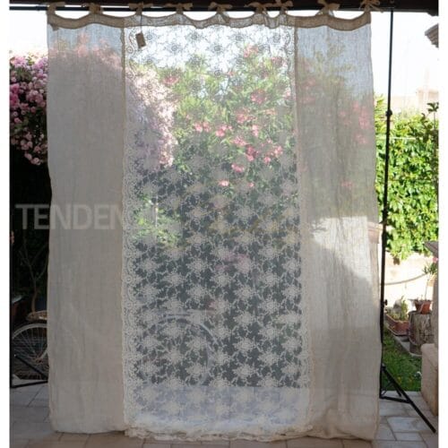 tenda in puro lino realizzata a mano con pizzo corinzio centrale Chez Moi