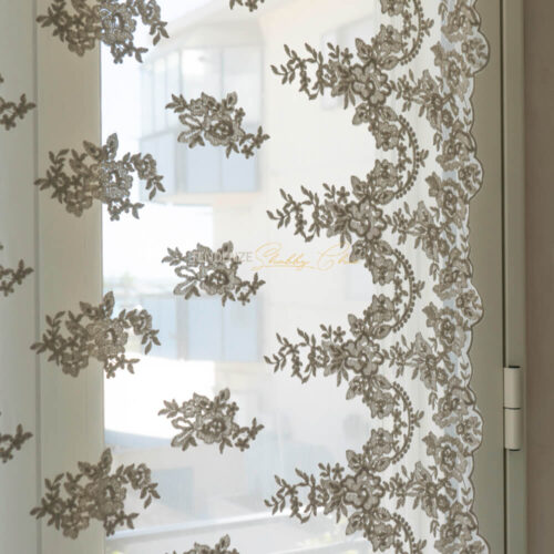 Alternative view of Cortina de puro encaje Versailles y festones laterales 120x300 Clay