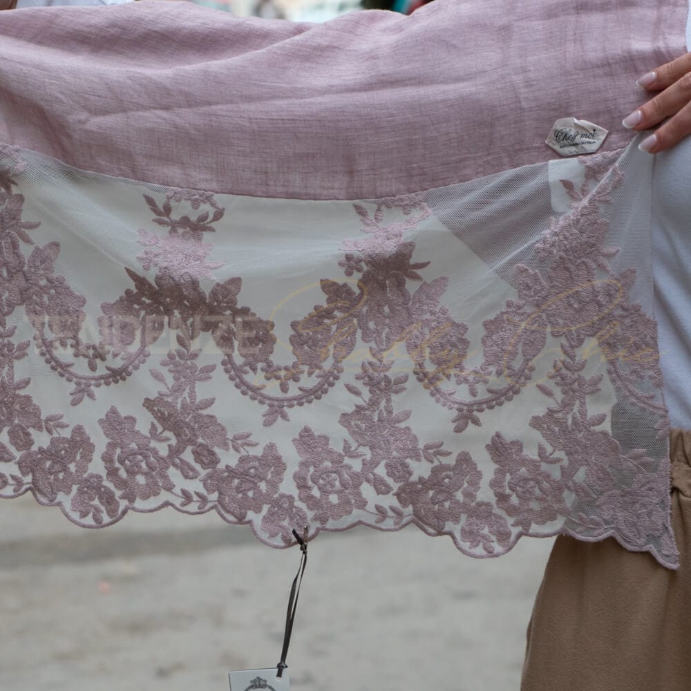 Pashmina Chez Moi en lin ancien et dentelle rose Catherine – Image 4