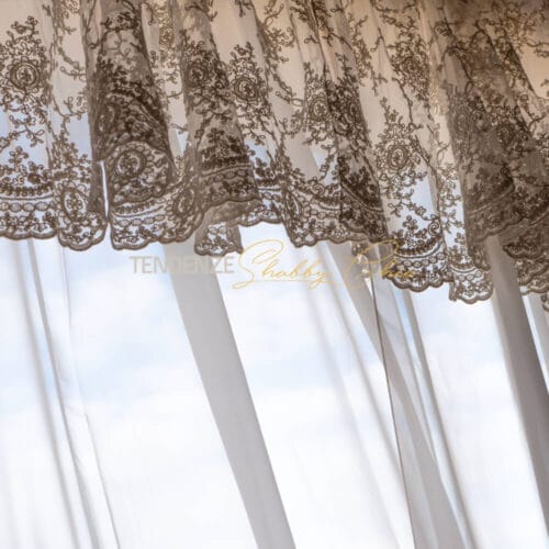 tenda con mantovana in pizzo corinzio colore argilla Chez Moi