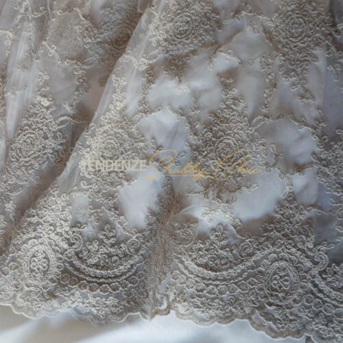 tenda con mantovana in pizzo fatto a mano Chez Moi