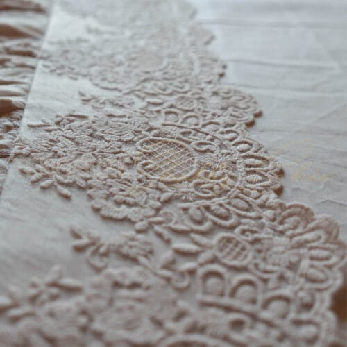 copriletto con pizzo provenza fatto a mano Chez Moi