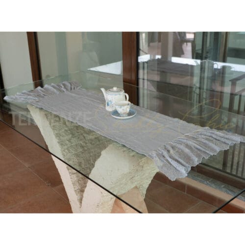 runner grigio perla con balza in pizzo corinzio Chez Moi