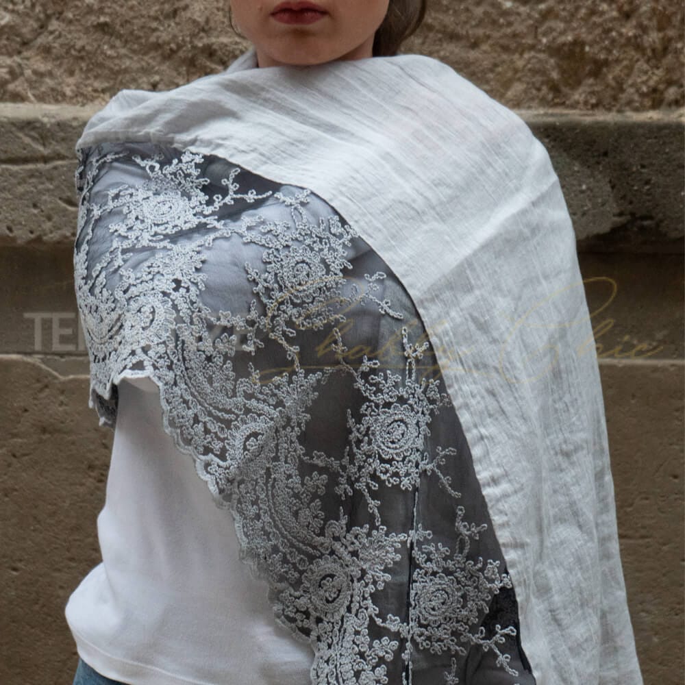 Chez Moi Corinna Anémone pashmina en lin et dentelle – Image 3