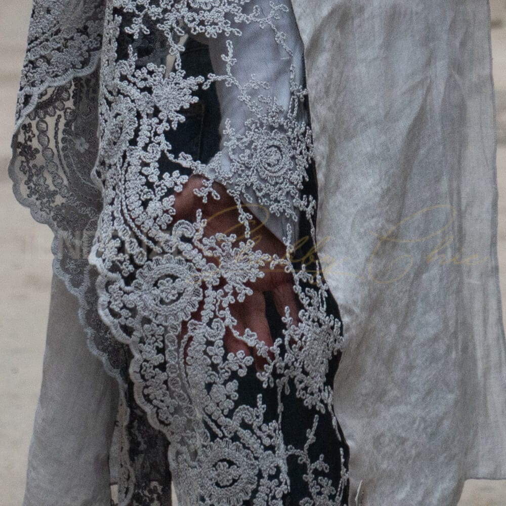 Chez Moi Corinna Anémone pashmina en lin et dentelle – Image 5