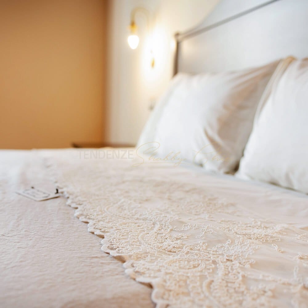 Sábana de matrimonio y 2 fundas de almohada de percal con encaje Corinzio Blanco