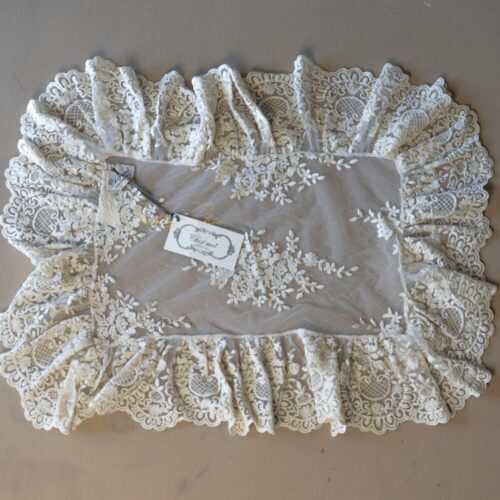 Napperon rectangulaire avec volant de dentelle Provenza Biscuit 45x55