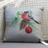 Cojín de lino con frutos rojos y pájaro 45 x 45