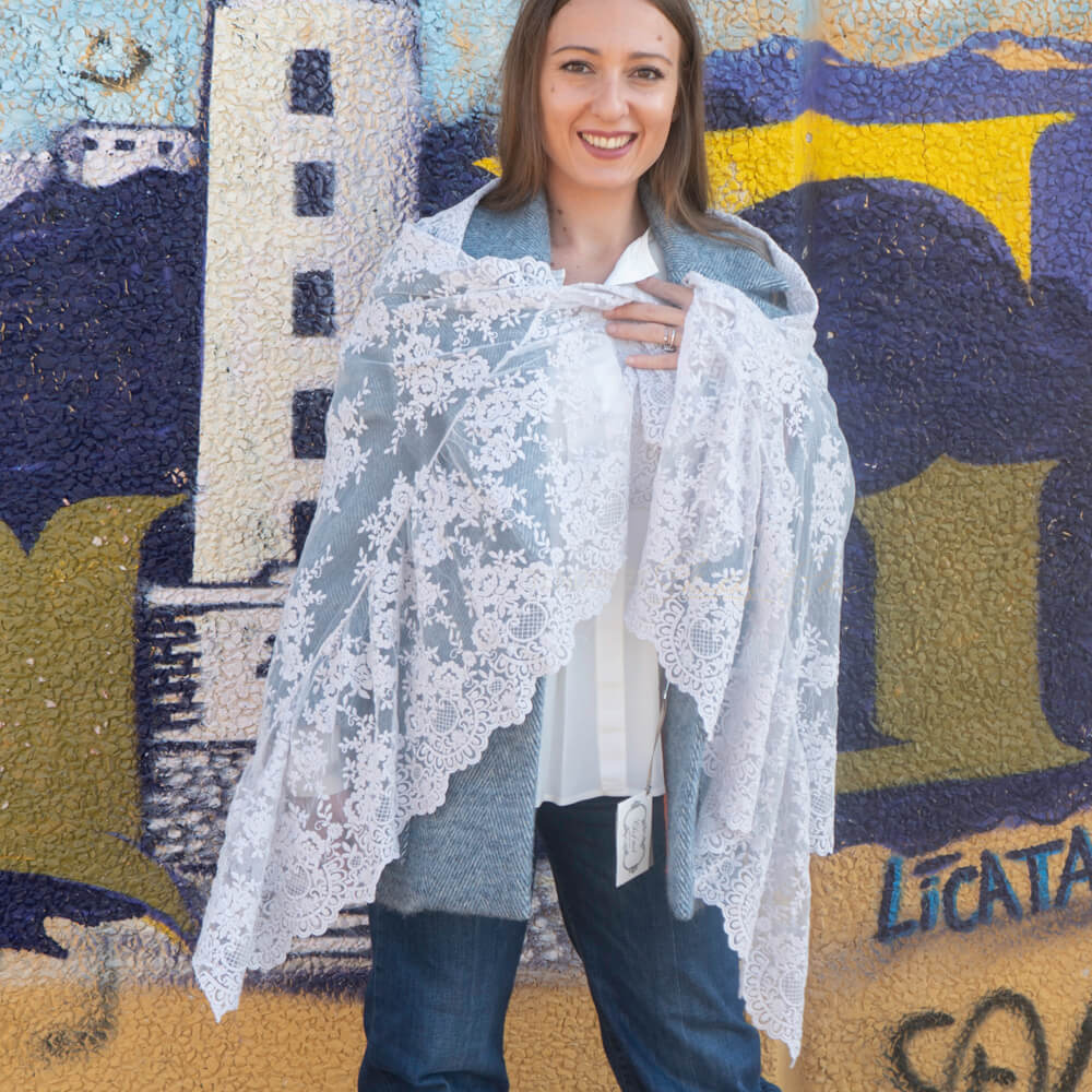 sciarpa in pizzo grigio chez moi e tendenze shabby chic