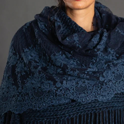 Alternative view of Stola Nevada Provenza in lana d'alpaca Blu Notte - Chez Moi