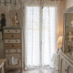 Tenda in pizzo arabesque bianco ottico Chez Moi 120x300 shabby