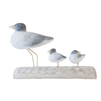 Decoración de aves de temática marinera con pollitos en tronco