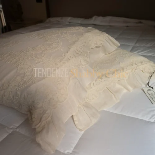 Deux taies d'oreiller en percale et dentelle Versailles Biscuit – Image 3