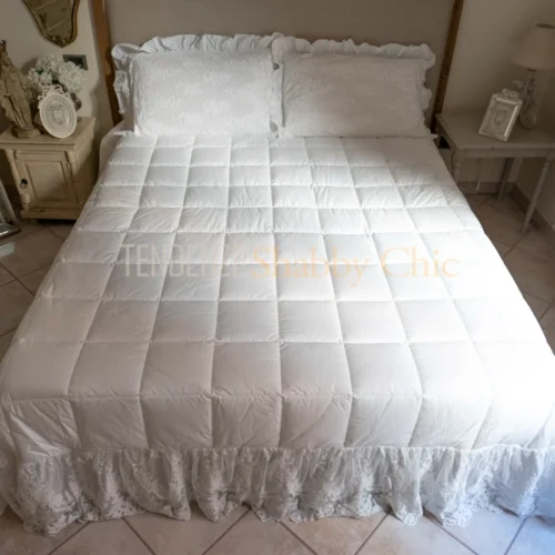 trapunta invernale imbottita in percalle di cotone con pizzo versailles bianco ottico