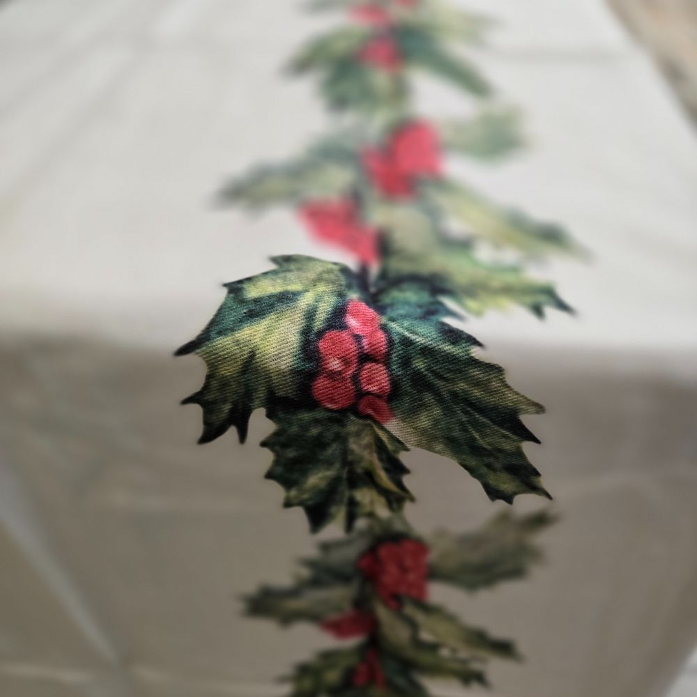 Runner Natalizio L'Atelier 17 Beige con Stampa di Vischio 50x150 2 Runner Natalizio L'Atelier 17 Beige con Stampa di Vischio 50x150 - immagine 2