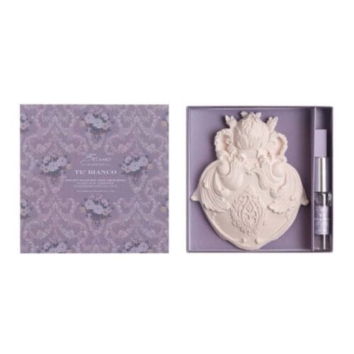 Caja con medallón de yeso perfumado en forma de corazón y recambio de Té Blanco 15ml
