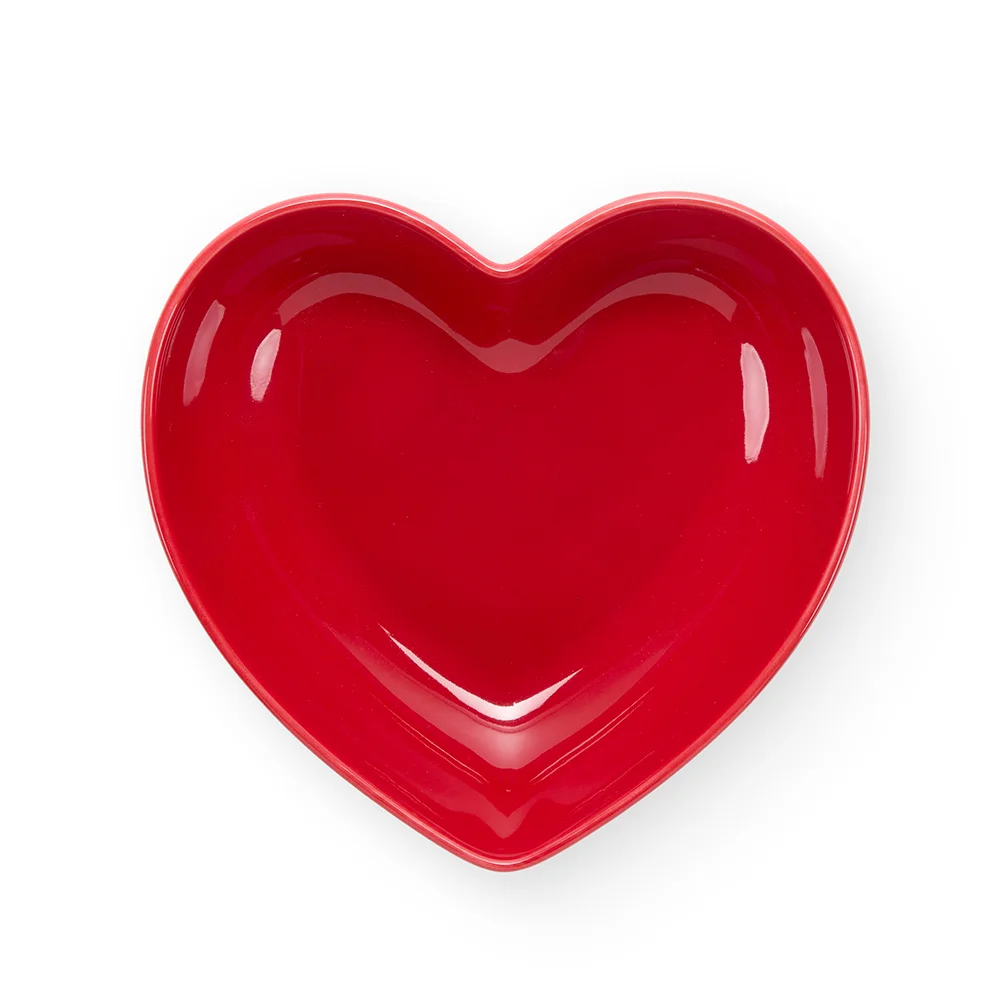 Nuvole di stoffa piatto rosso a forma di cuore