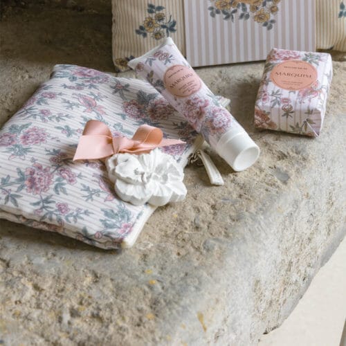 Mathilde M. Pochette Beauty case con balsamo per le mani sapone e gesso profumato Marquise