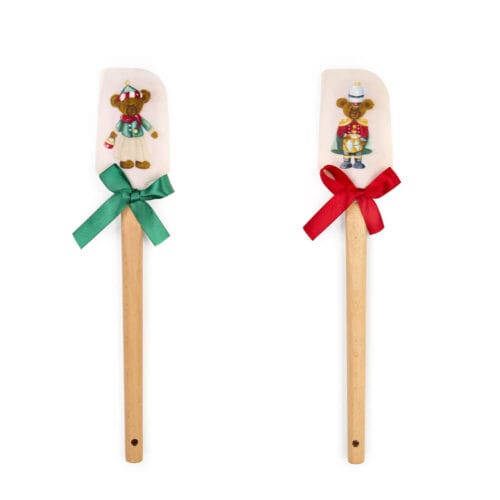patola natalizia in silicone con manico in legno e decorazioni di orsetto, collezione Bear Wonderland di Nuvole di Stoffa
