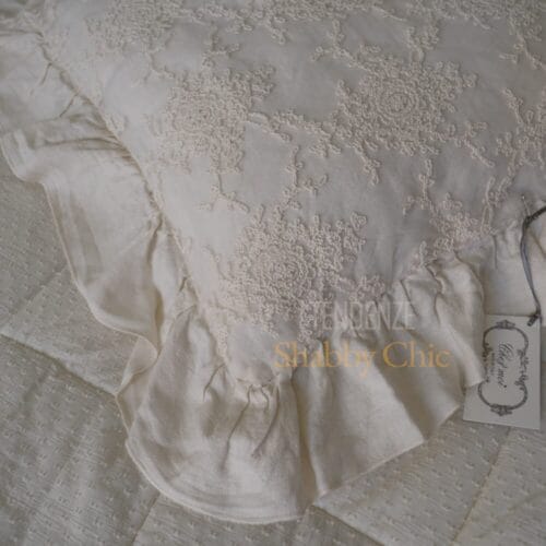 Alternative view of Chez Moi Fodera cuscino con volant e pizzo Corinzio 50x50 Biscotto