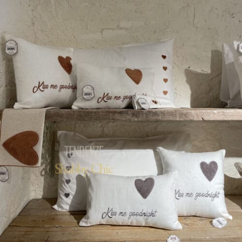Collection Je t'aime de Blanc Mariclò : une touche romantique pour votre maison 3 Cuscini je taime ruggine