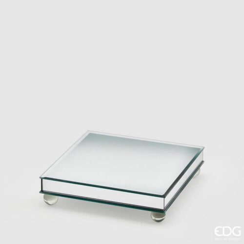 Alzata a specchio con piedini sferici trasparenti EDG, dimensioni H5x20x20 cm, ideale per esporre oggetti decorativi e creare effetti luminosi raffinati.