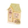 Decorazione in resina 16.5x7x21 cm rappresentante una casetta shabby chic con dettagli floreali e tetto verde pastello. Ideale per arredare con stile romantico.
