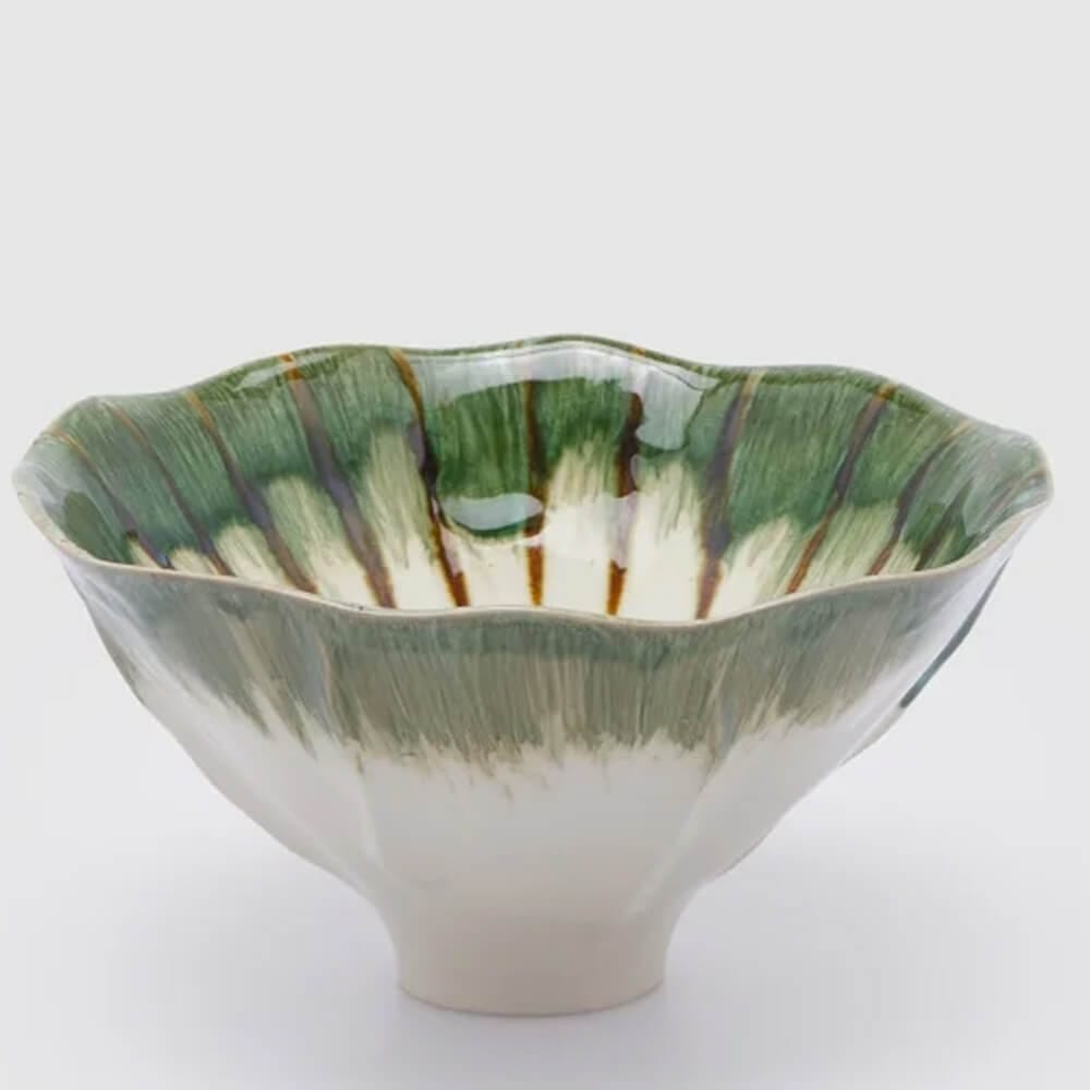 EDG Ciotola in Ceramica Verde e Crema H11 D21,5 1 Ciotola in ceramica EDG decorata a mano con dettagli verdi e crema, altezza 12 cm e diametro 30 cm, ideale come centrotavola o elemento decorativo.