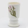 Vaso in ceramica bianca EDG con decorazioni floreali rosa, altezza 27 cm, diametro 15 cm.