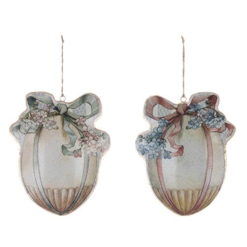 Coppia di uova di Pasqua in metallo decorate con fiocchi e fiori, perfette da appendere.