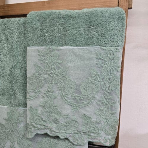 Paire de serviettes de bain Versailles Méditerranée en éponge et dentelle (Copia) (Copia) – Image 2