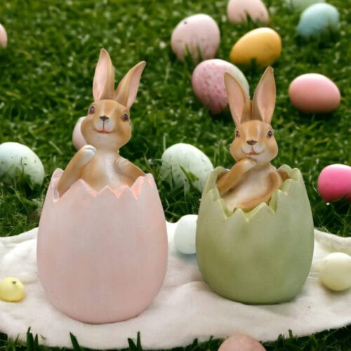 Coniglietti decorativi in resina dentro uova colorate, perfetti per la Pasqua e arredamento primaverile