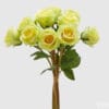 Mazzo di 10 rose artificiali color giallo-verde con foglie verdi e steli lunghi legati con nastro in rafia.