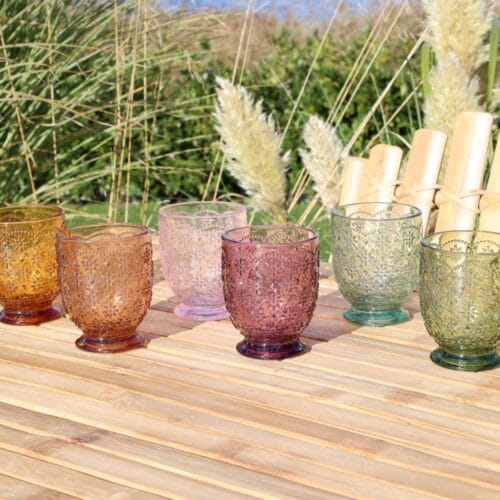 Set di 6 bicchieri acqua Chic Antique Saint-Émilion in vetro colorato con motivo floreale in rilievo.