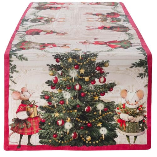 Runner natalizio in cotone con bordo rosso e stampa di topolini eleganti, ghirlande e albero di Natale.