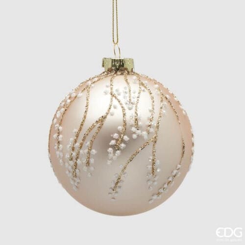 Sfera natalizia in vetro satinato champagne con rami glitter oro e perline bianche decorative.