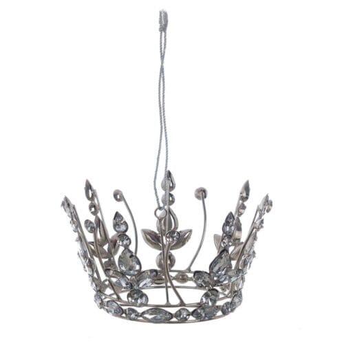 Piccola corona in metallo argentato con cristalli trasparenti, da appendere grazie al cordino incluso. Ideale per decorazioni natalizie.