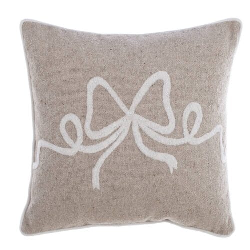 Cuscino quadrato beige con ricamo bianco a fiocco e profilo in cotone, stile elegante e naturale.