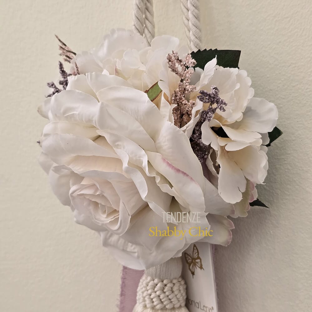 Fiori di Lena Embrasse avec ruban d'hortensia, de rose et de glycine H 70 cm 2 Fiori di Lena Embrasse avec ruban d'hortensia, de rose et de glycine H 70 cm – Image 2