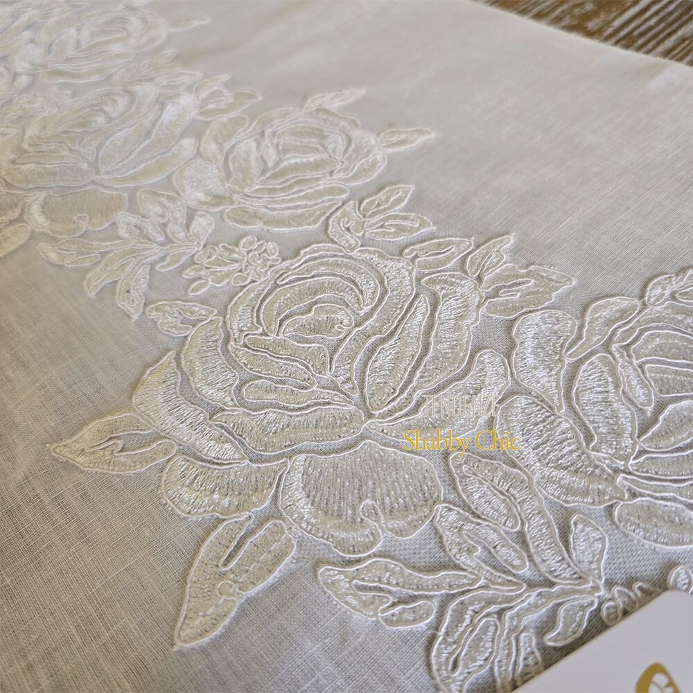 Fiori di Lena Runner Lino Bianco con Nappe e Pizzo 135x35 3 Fiori di Lena Runner Lino Bianco con Nappe e Pizzo 135x35 - immagine 3