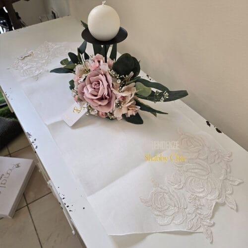 Centrino a Punta Bianco con Pizzo Rose – Fiori di Lena 80x32 Eleganza Shabby