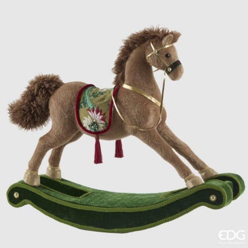 Cavallo a dondolo decorativo in tessuto marrone con base verde velluto e sella floreale con decorazioni gioiello.