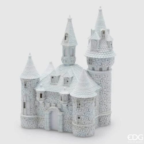 Castello decorativo bianco effetto ghiaccio con tetti innevati, torrette e finestre illuminate da luci LED.